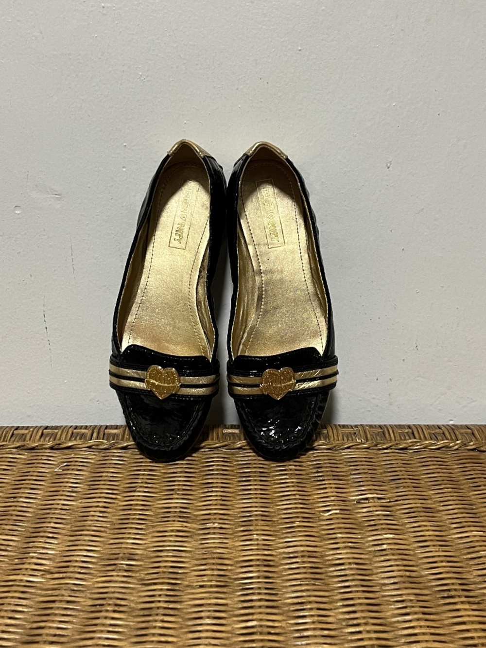 Coach Poppy Noelle black and gold patent leather flats. Sz. 9